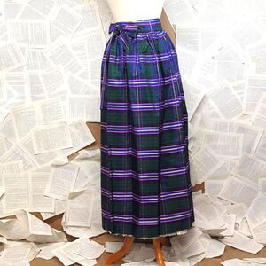 Vintage Ellen Tracy taffeta teller silk wrap skirt. Small